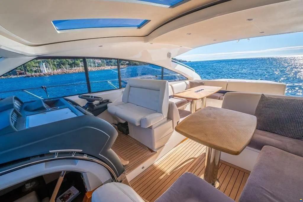 Princess V53