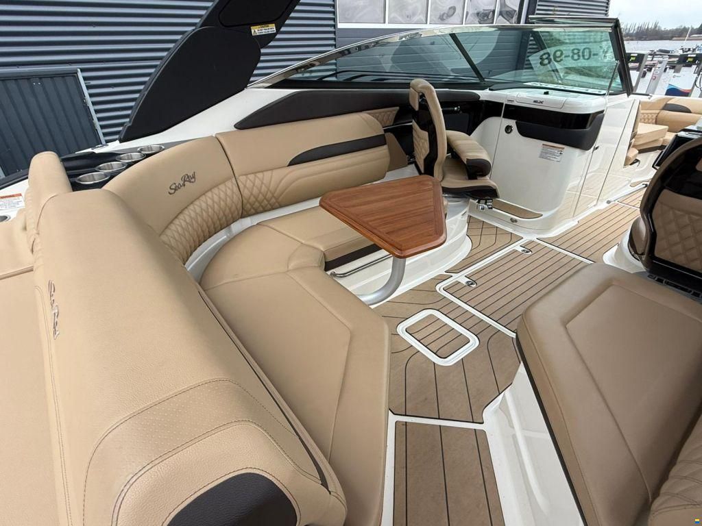 Sea Ray SLX 260