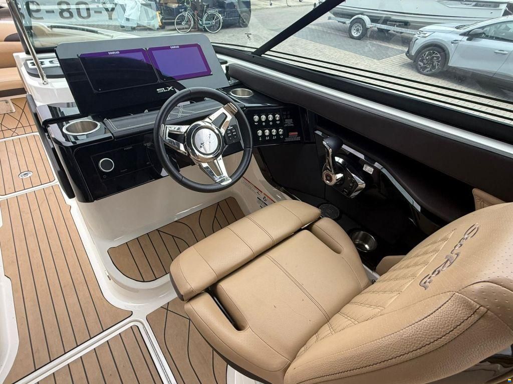 Sea Ray SLX 260