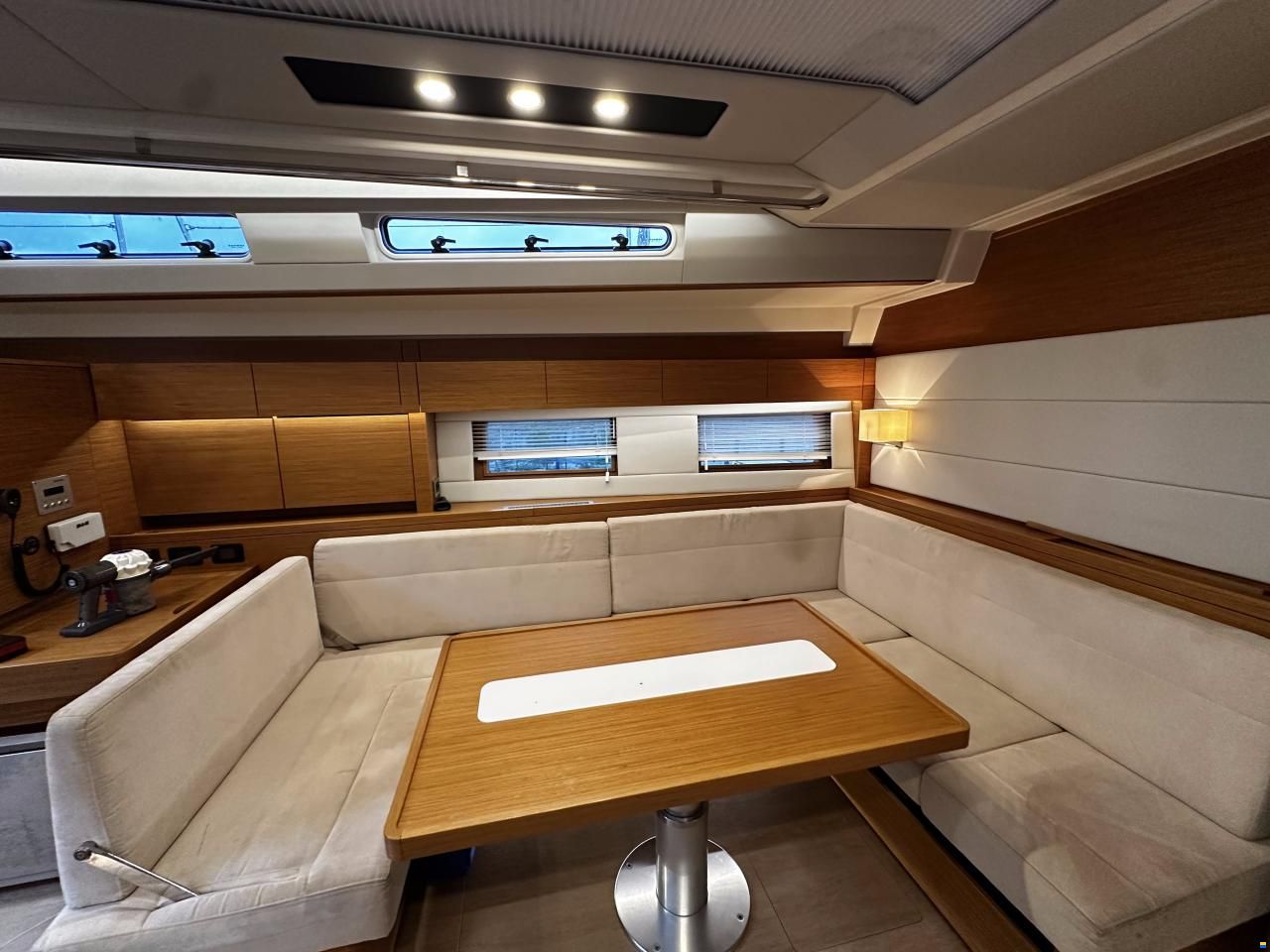 Hanse 588