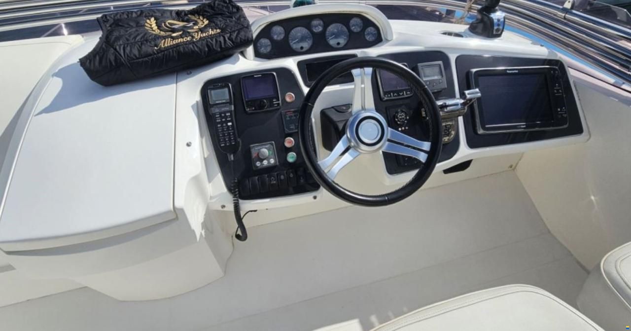 Princess V52 Fly