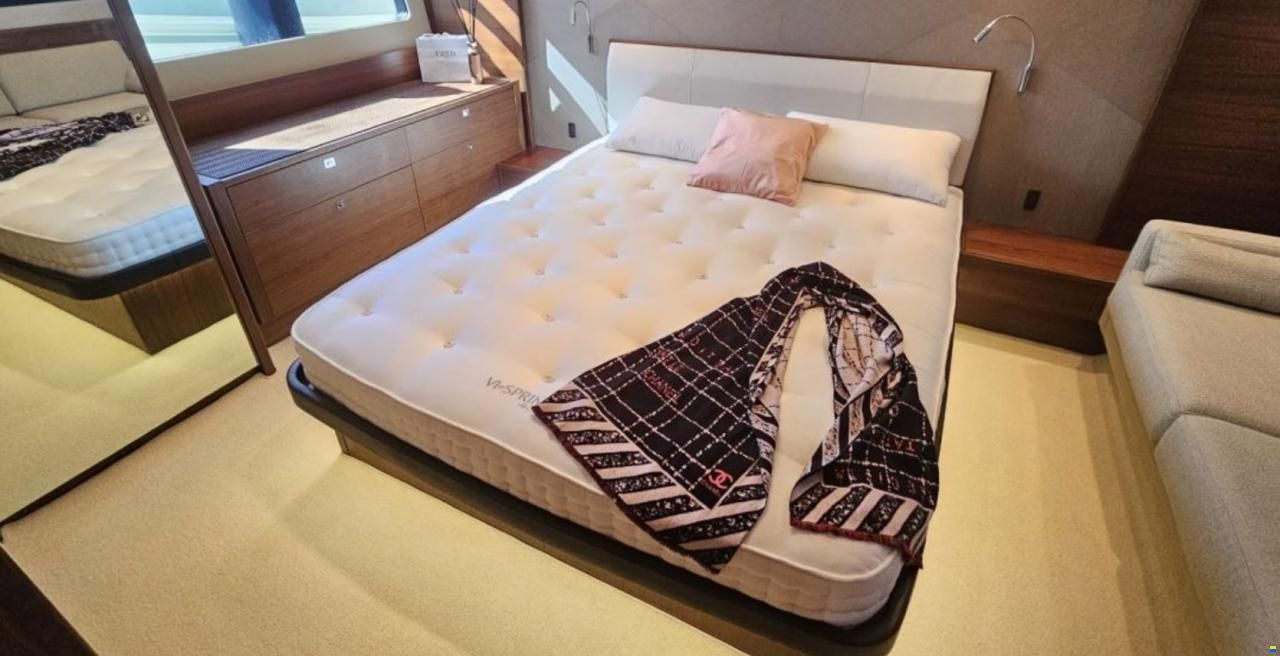 Princess V52 Fly
