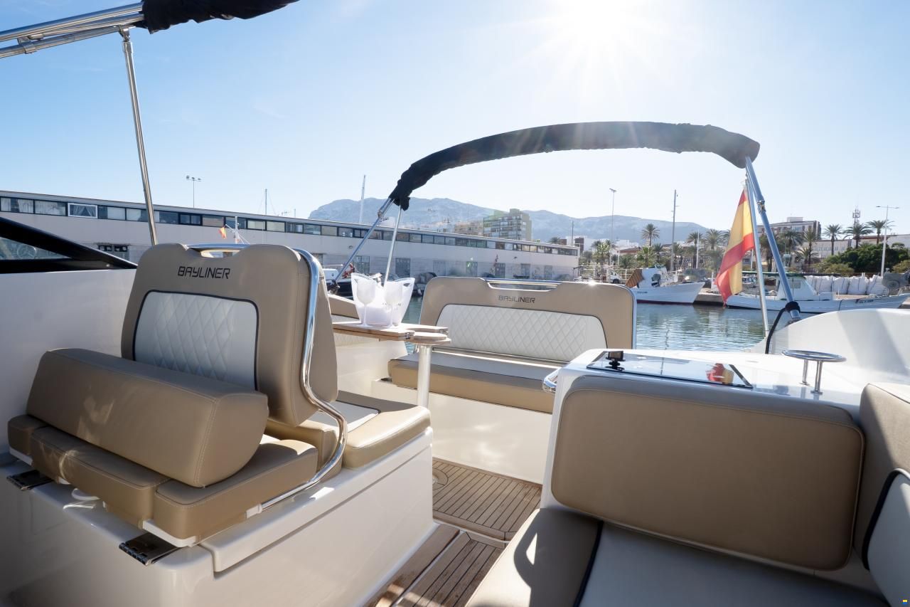 Bayliner Ciera 8