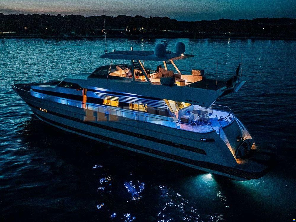 Cantieri di Pisa Akhir 25 S