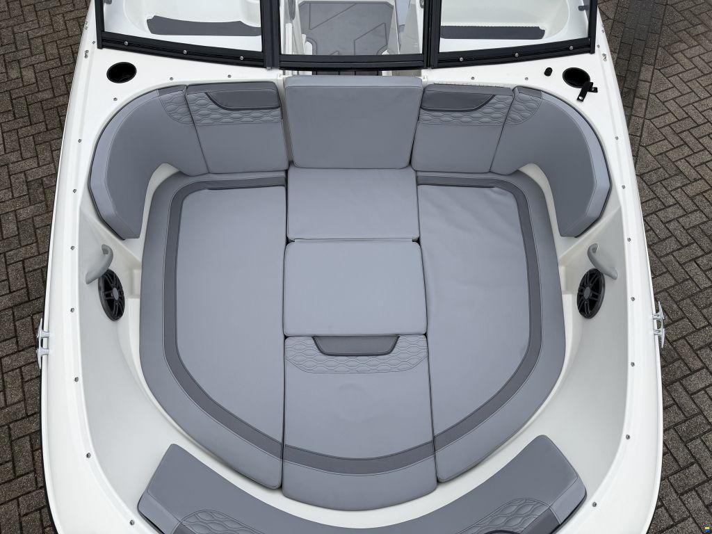 Bayliner Element M17