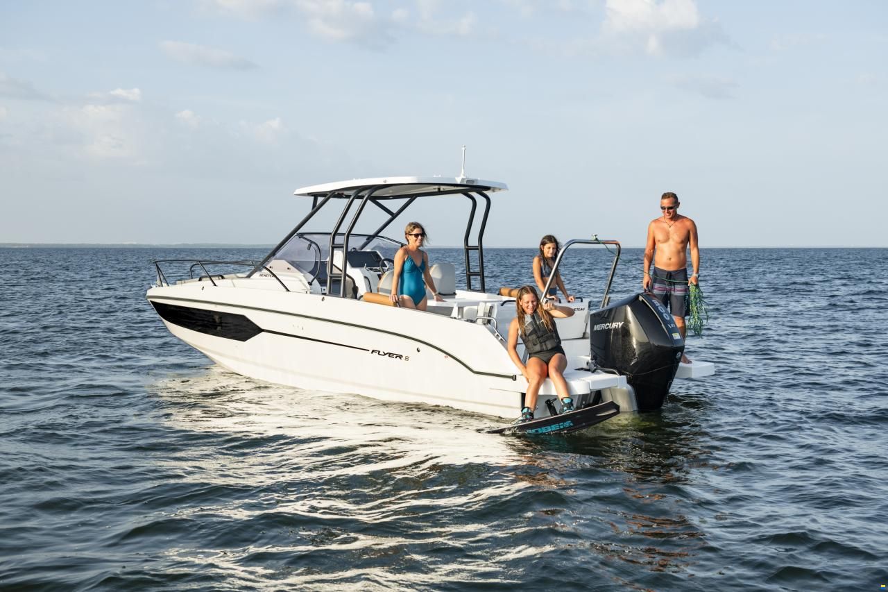 Beneteau Flyer 8 Sundeck V2