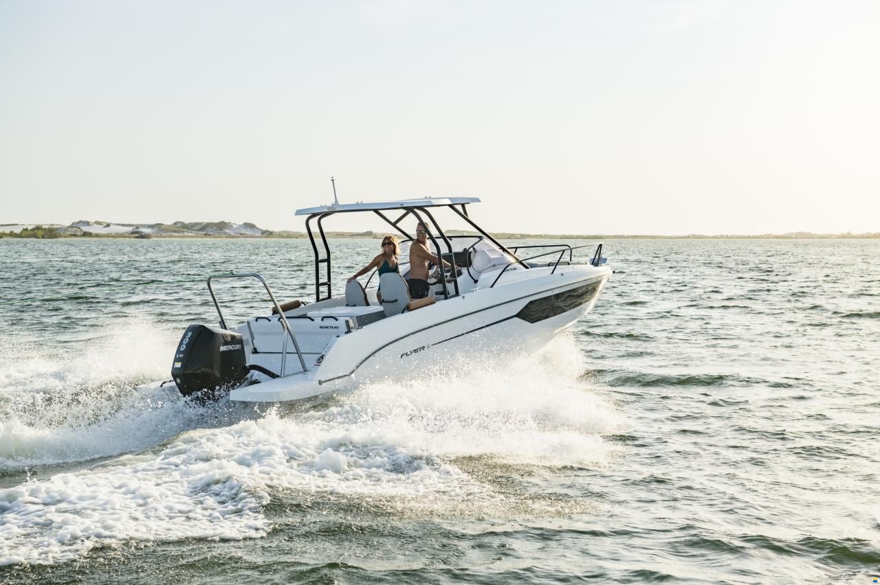 Beneteau Flyer 8 Sundeck V2