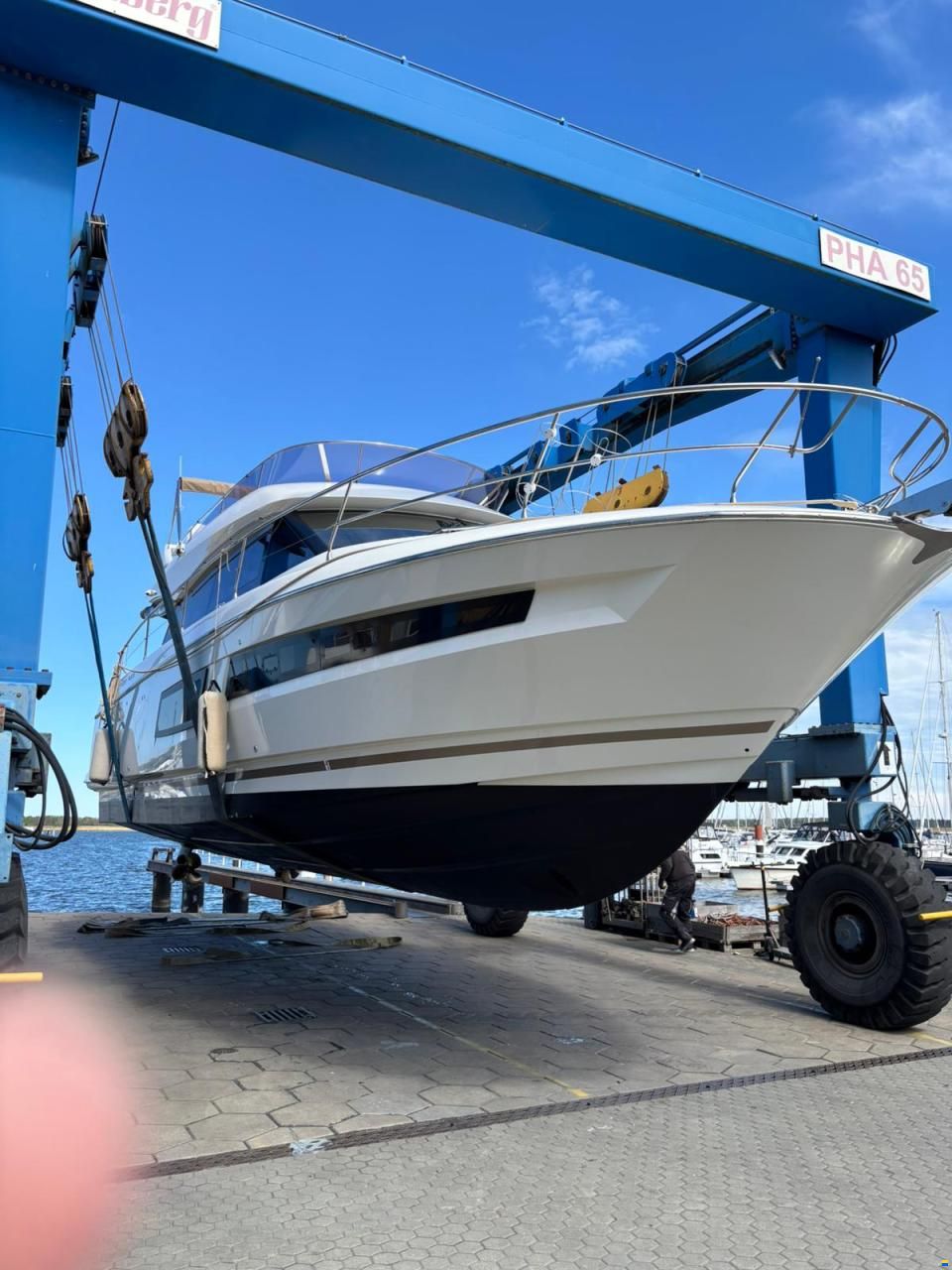 Prestige 450 Fly