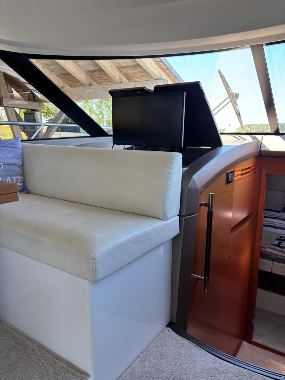 Prestige 450 Fly