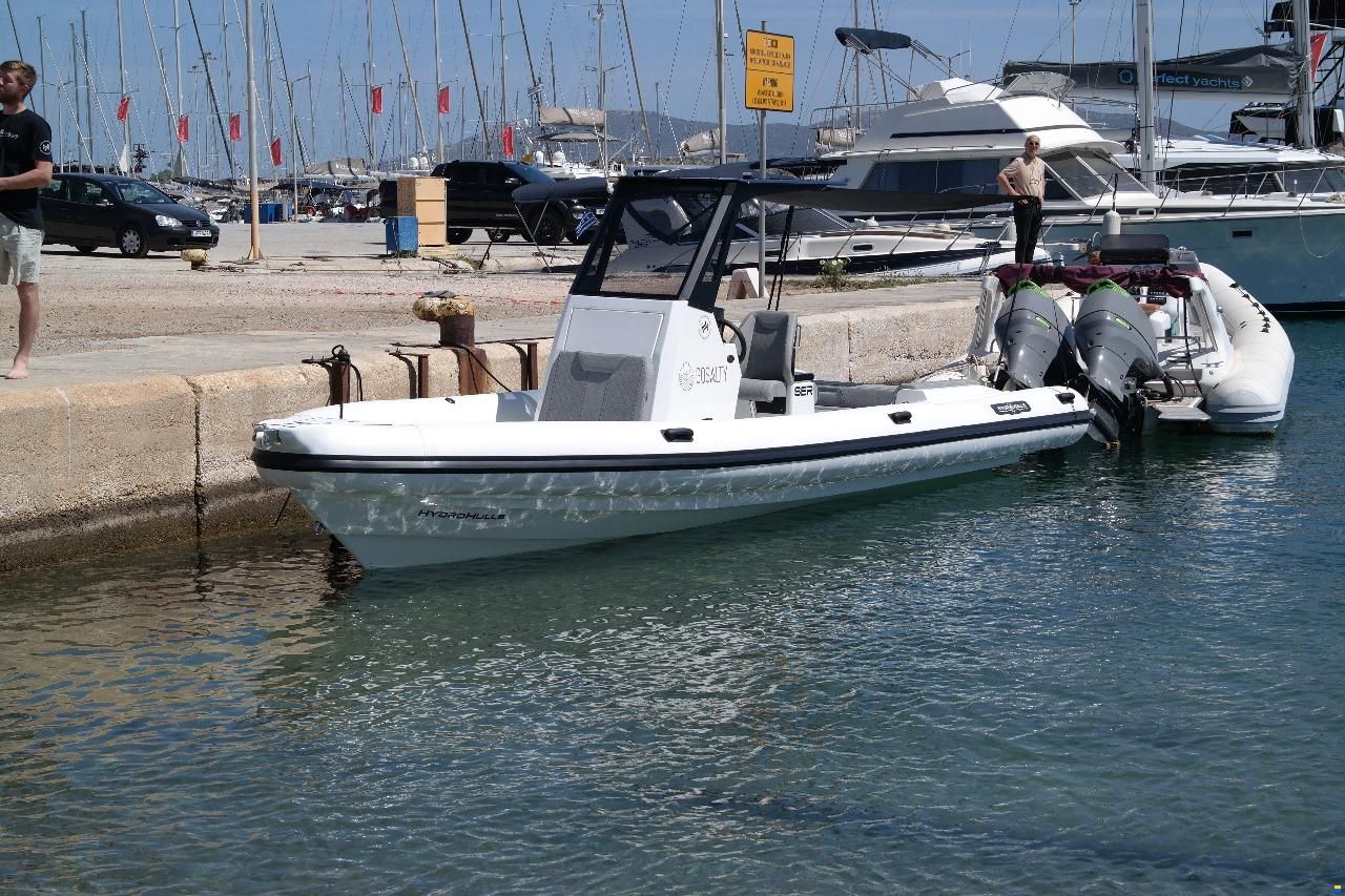 Hydrohulls HH8