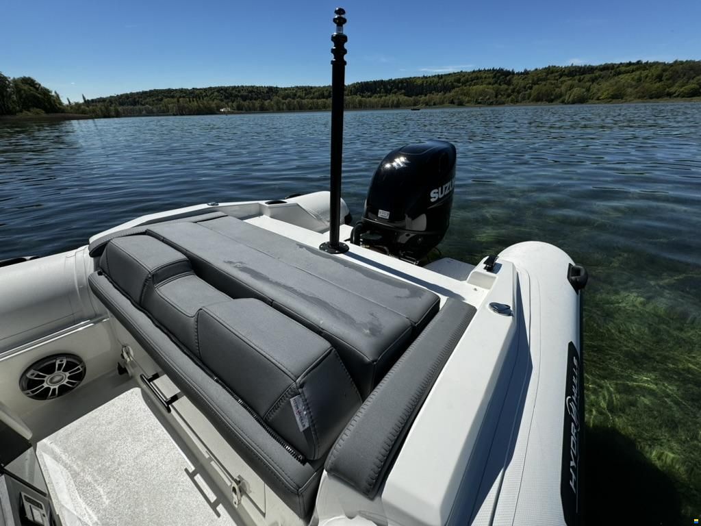Hydrohulls HH6