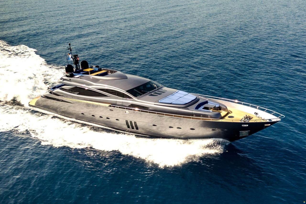 Pershing 115
