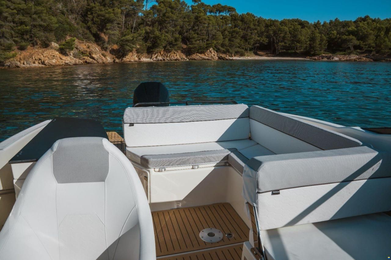 Quicksilver ACTIV 755 CRUISER