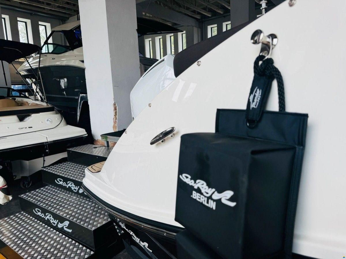 Sea Ray 230 SUNSPORT