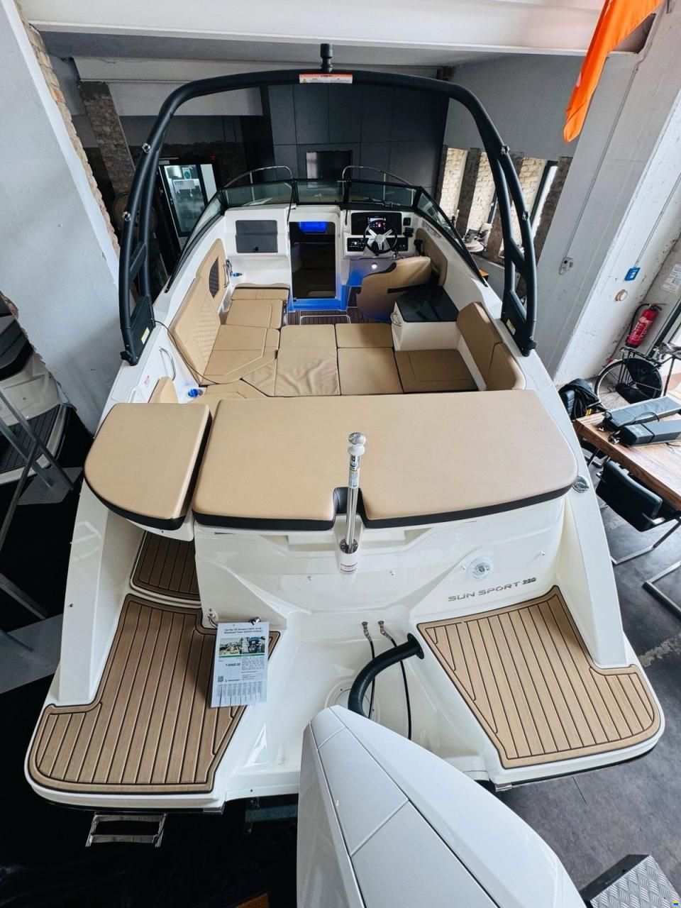 Sea Ray 230 SUNSPORT