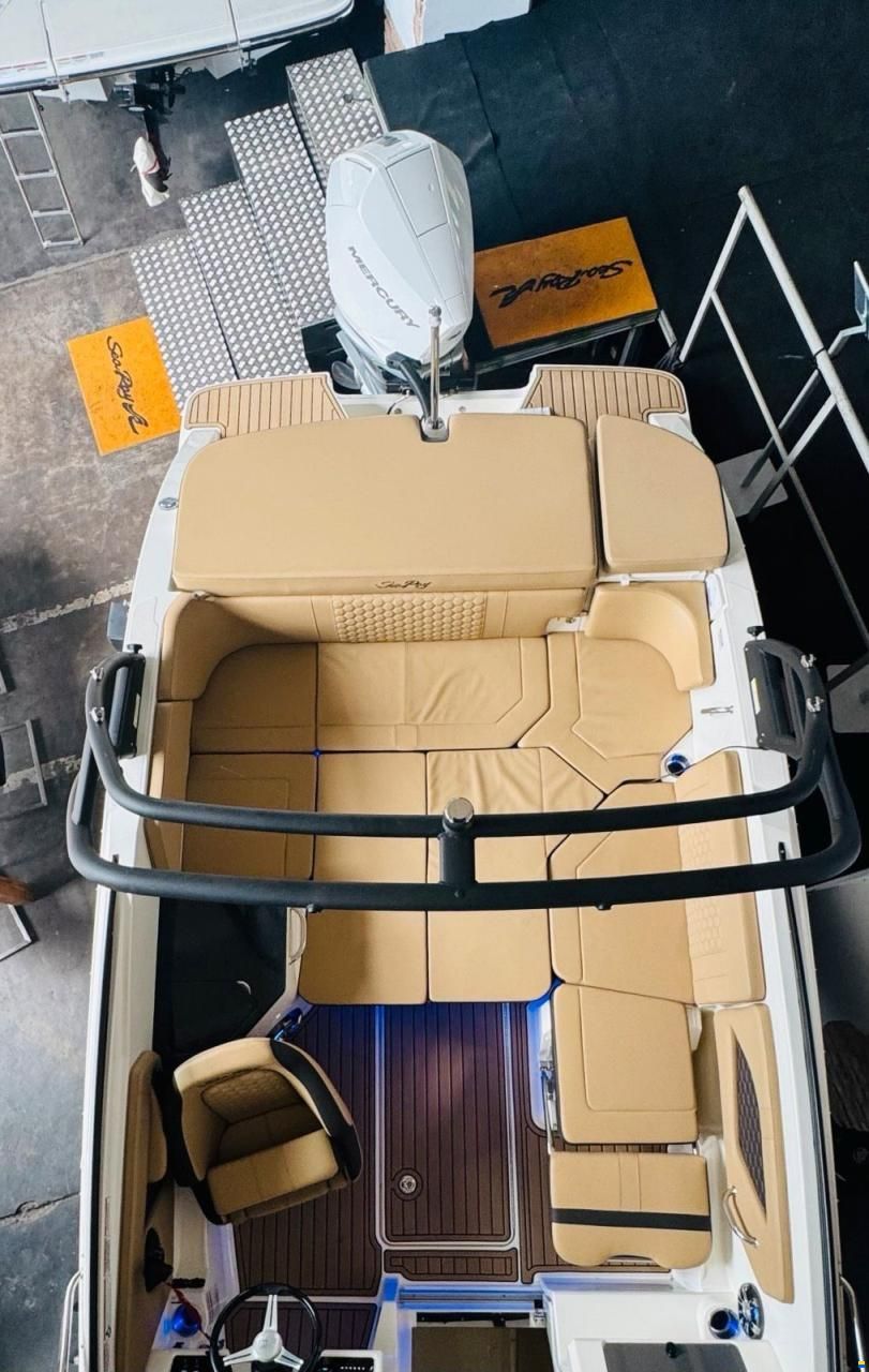 Sea Ray 230 SUNSPORT