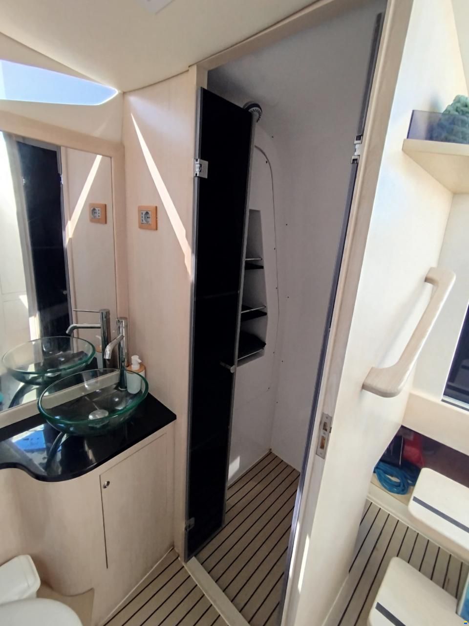 Noah 36 CABIN