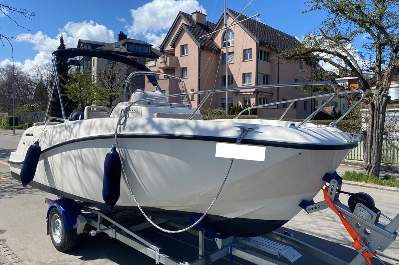 Quicksilver activ 555 open