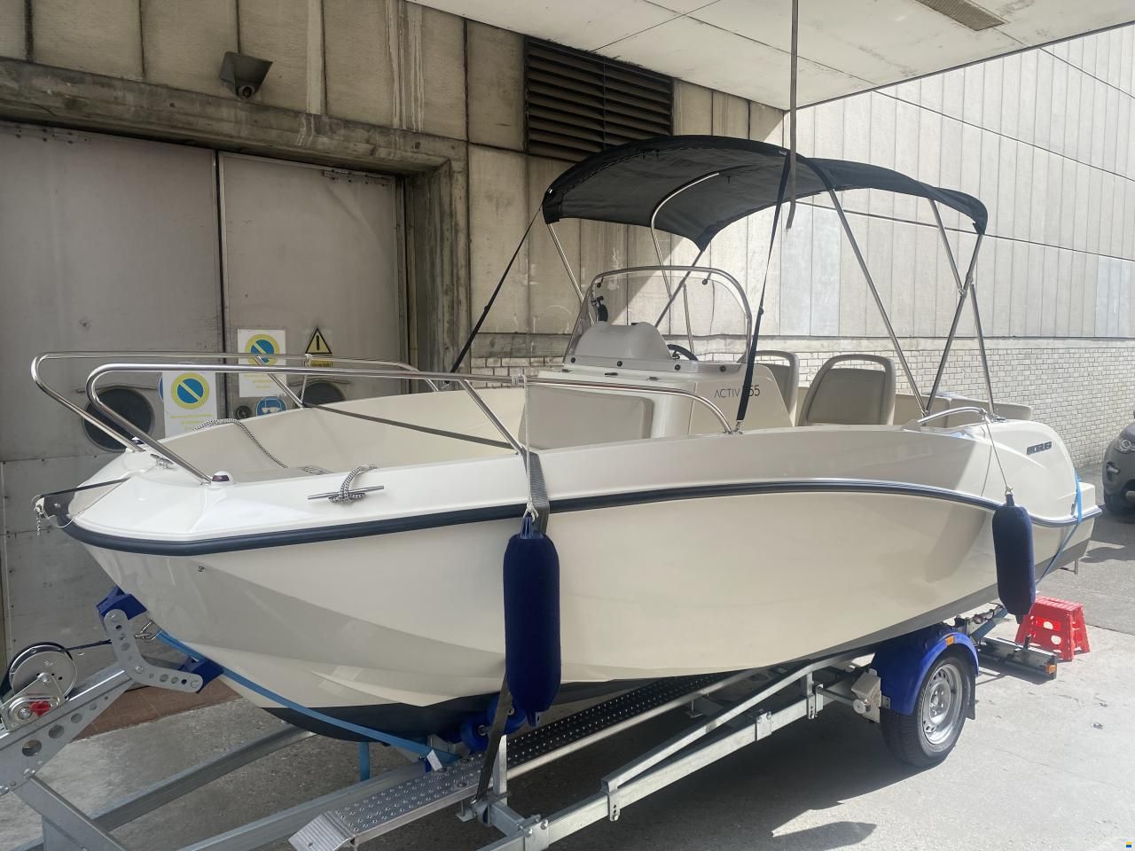 Quicksilver activ 555 open