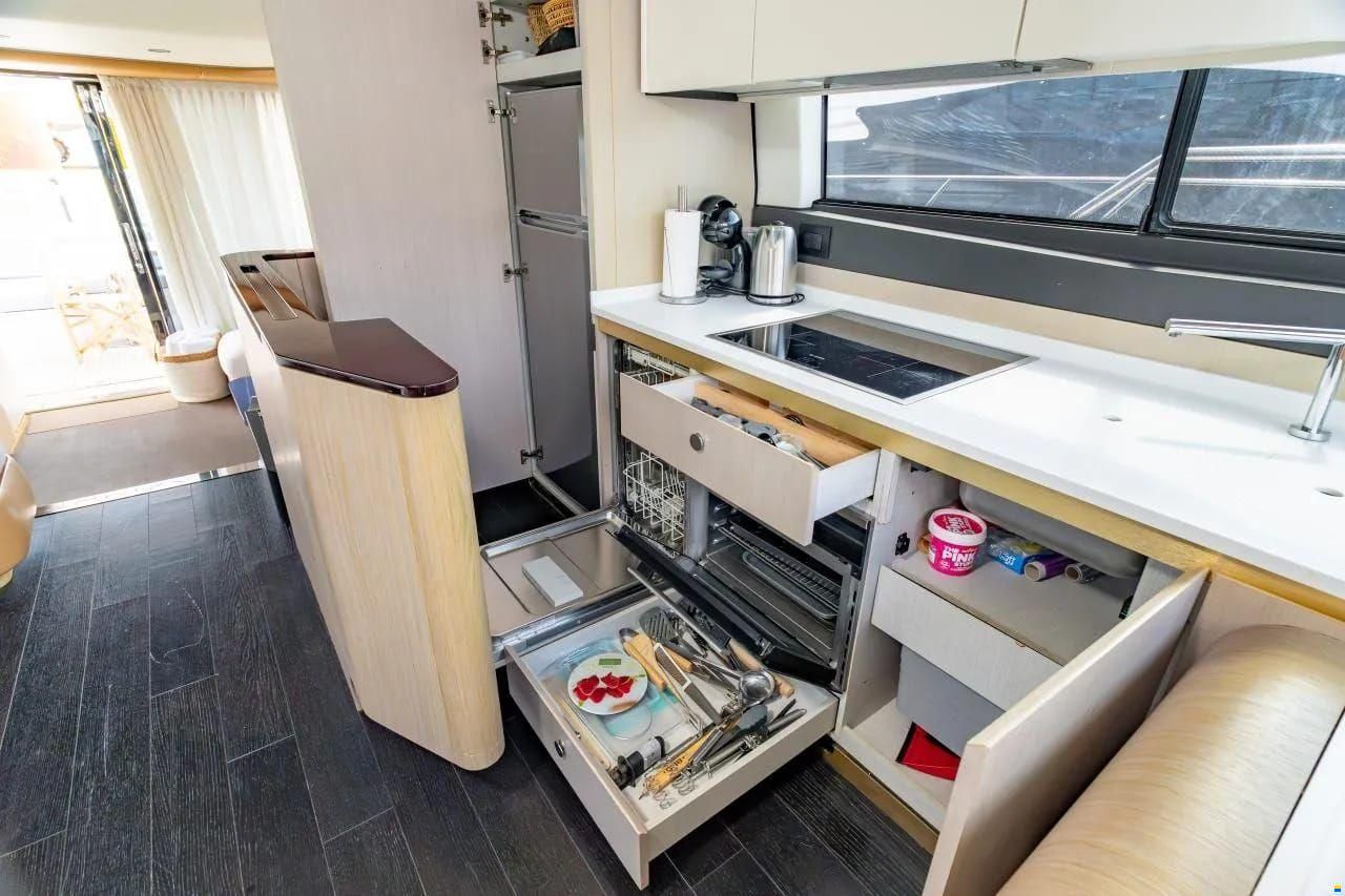 Azimut 60