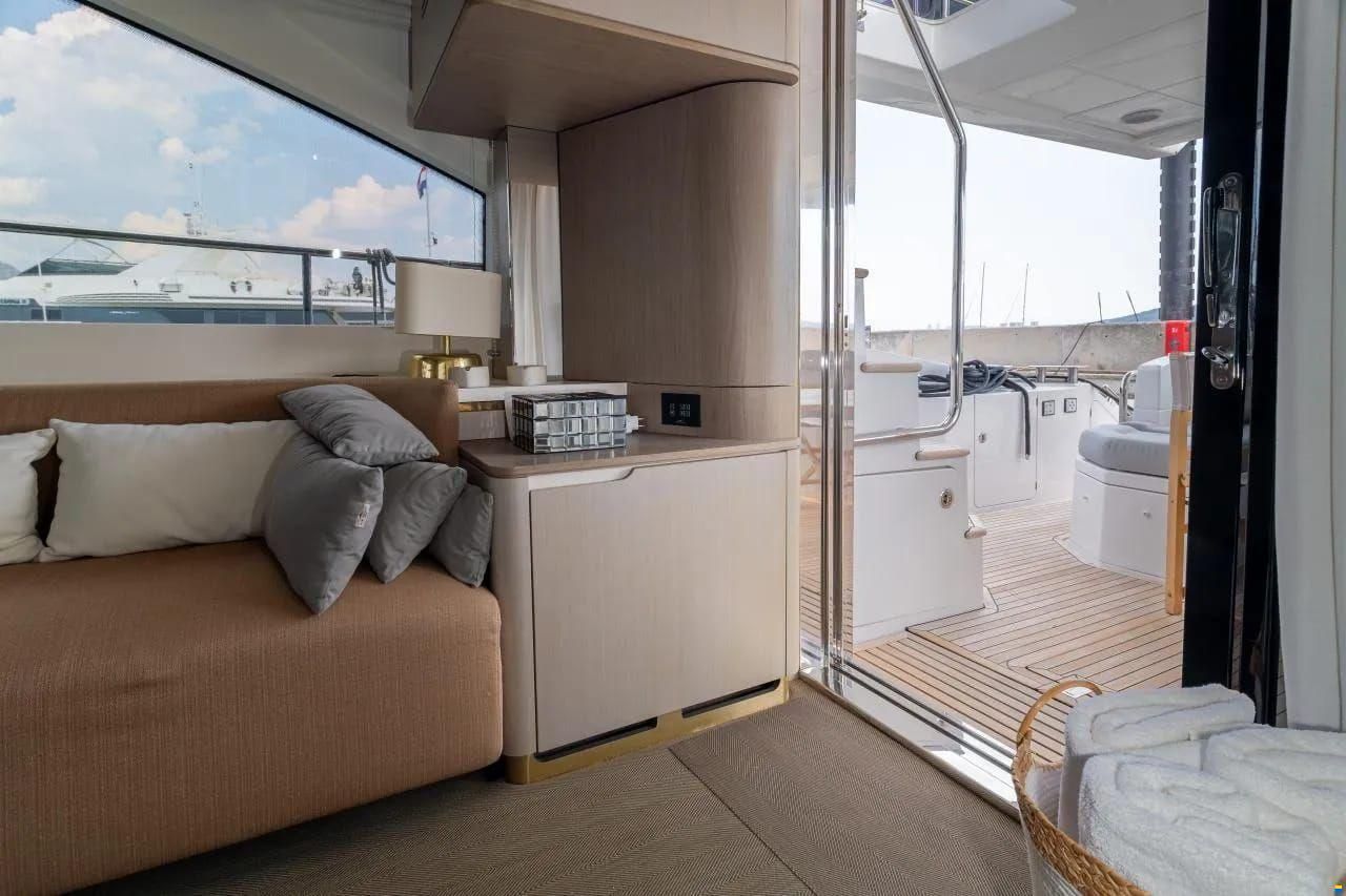 Azimut 60