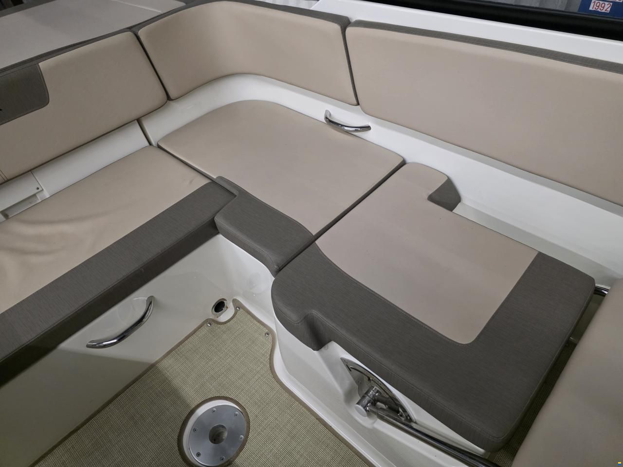 Bayliner VR5 cuddy