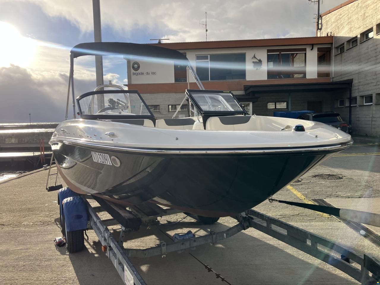 Bayliner E18 NOIR