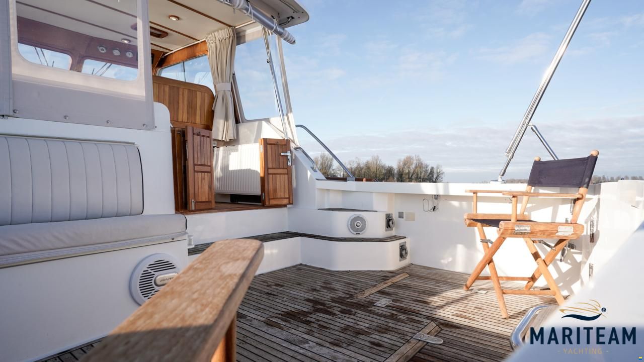 Grand Banks Eastbay 38 HX
