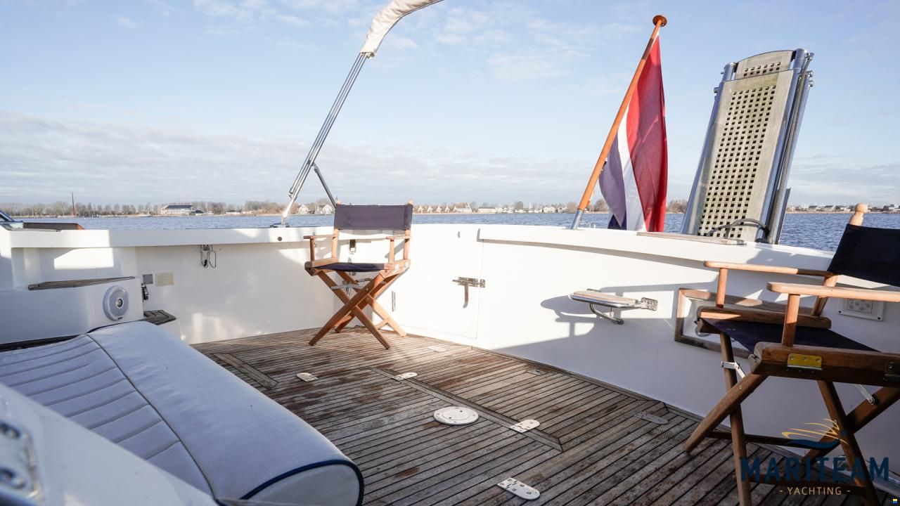 Grand Banks Eastbay 38 HX