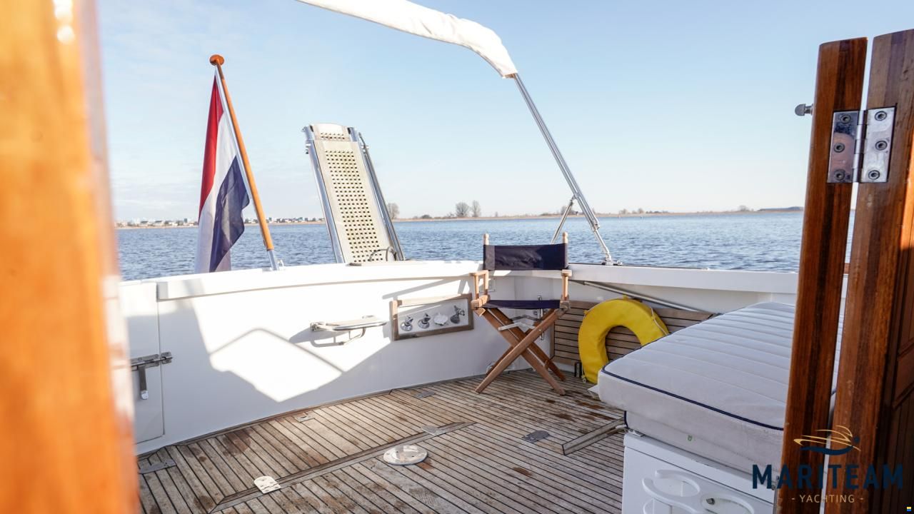 Grand Banks Eastbay 38 HX