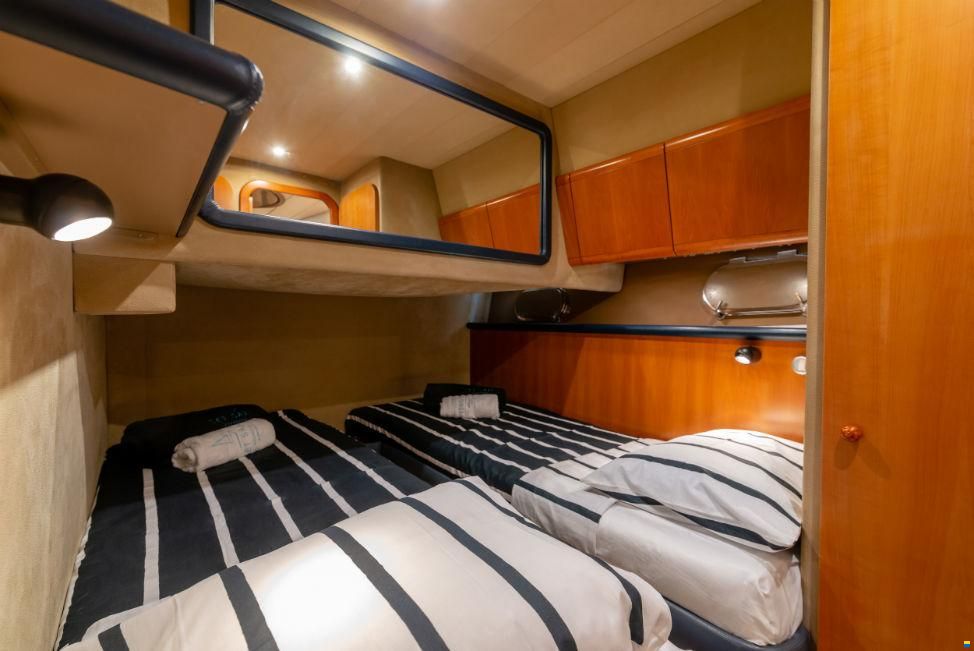 Ferretti Altura 52S
