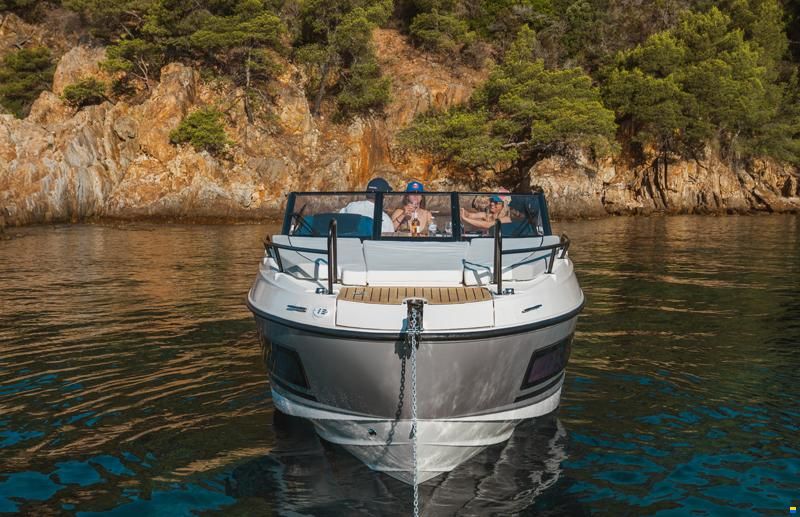 Quicksilver 755 Cruiser/300