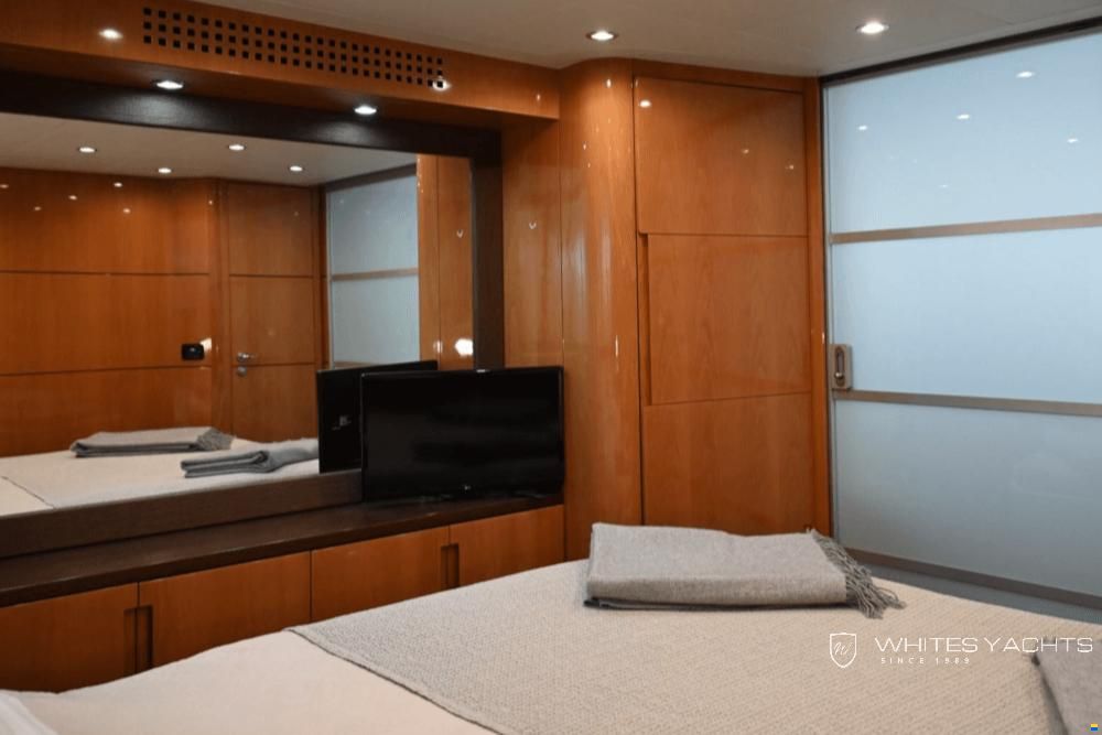 Pershing 56