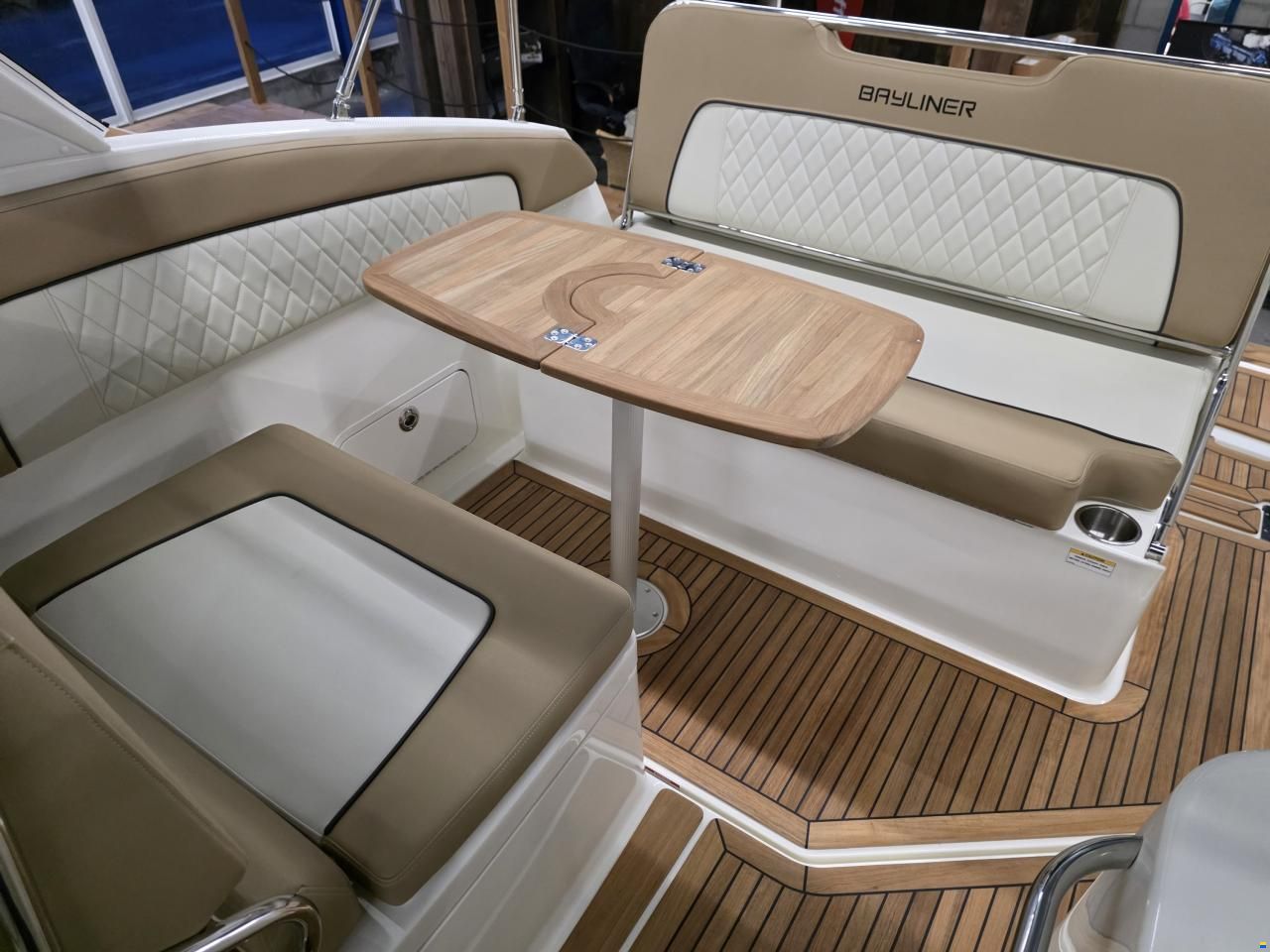 Bayliner Ciera 8