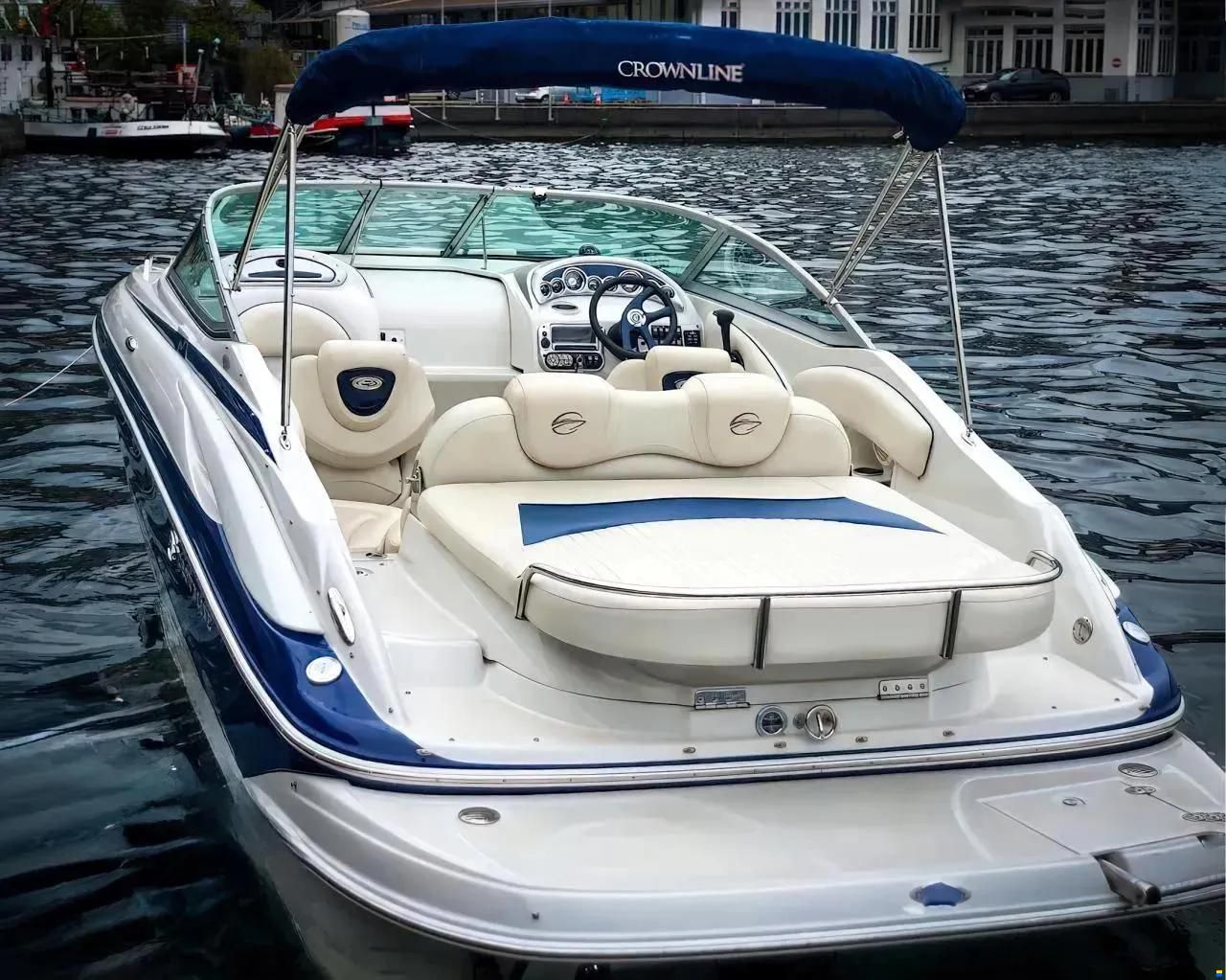 Crownline 26 Day Cruiser