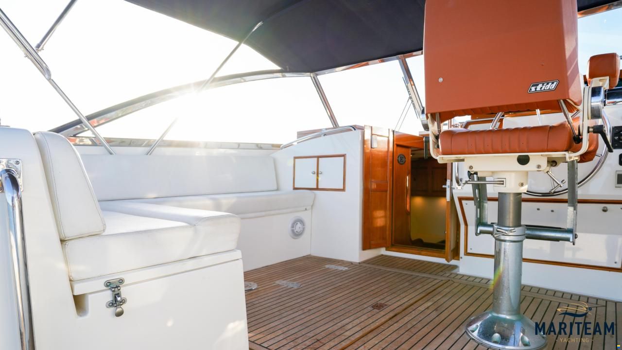 Grand Banks Eastbay 38 EX