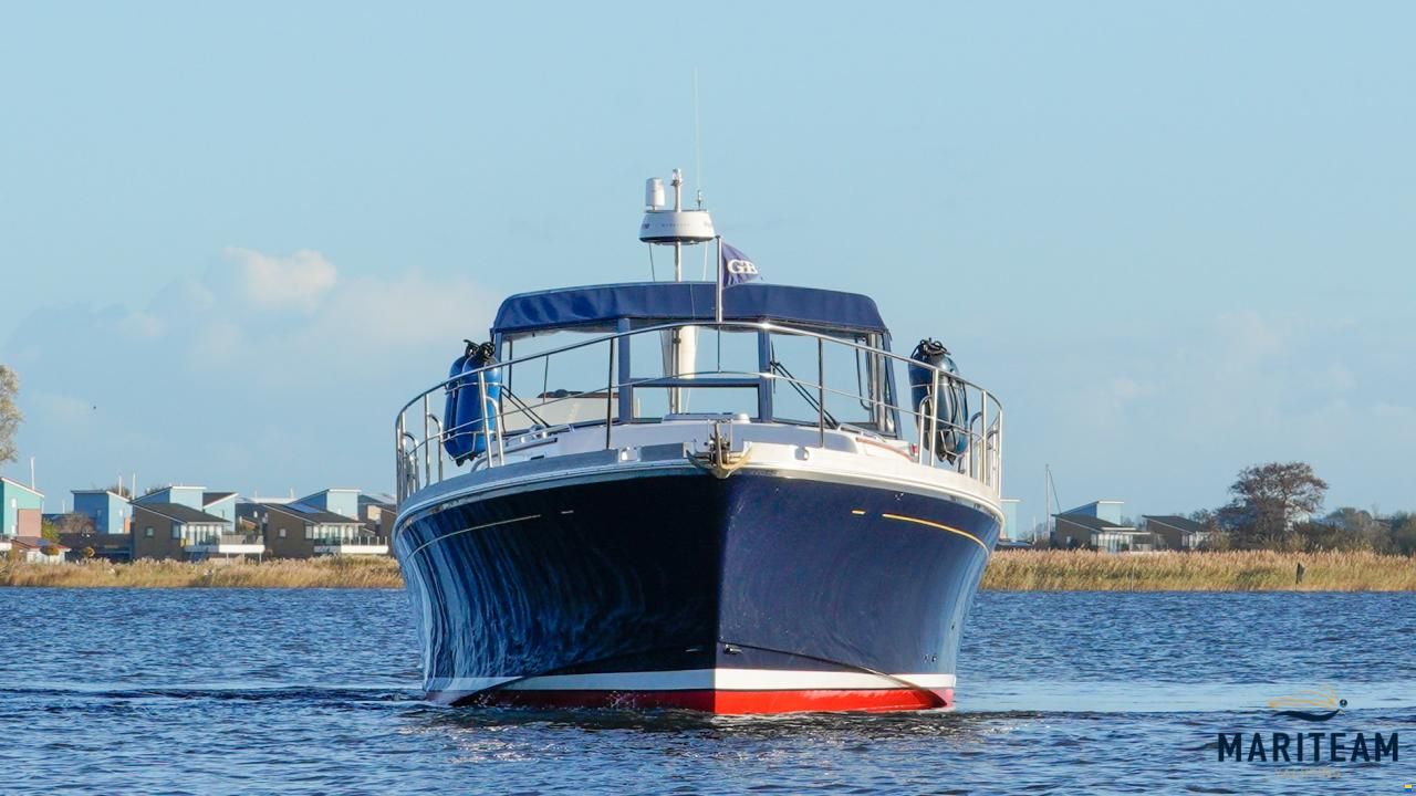 Grand Banks Eastbay 38 EX