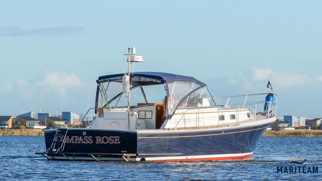Grand Banks Eastbay 38 EX
