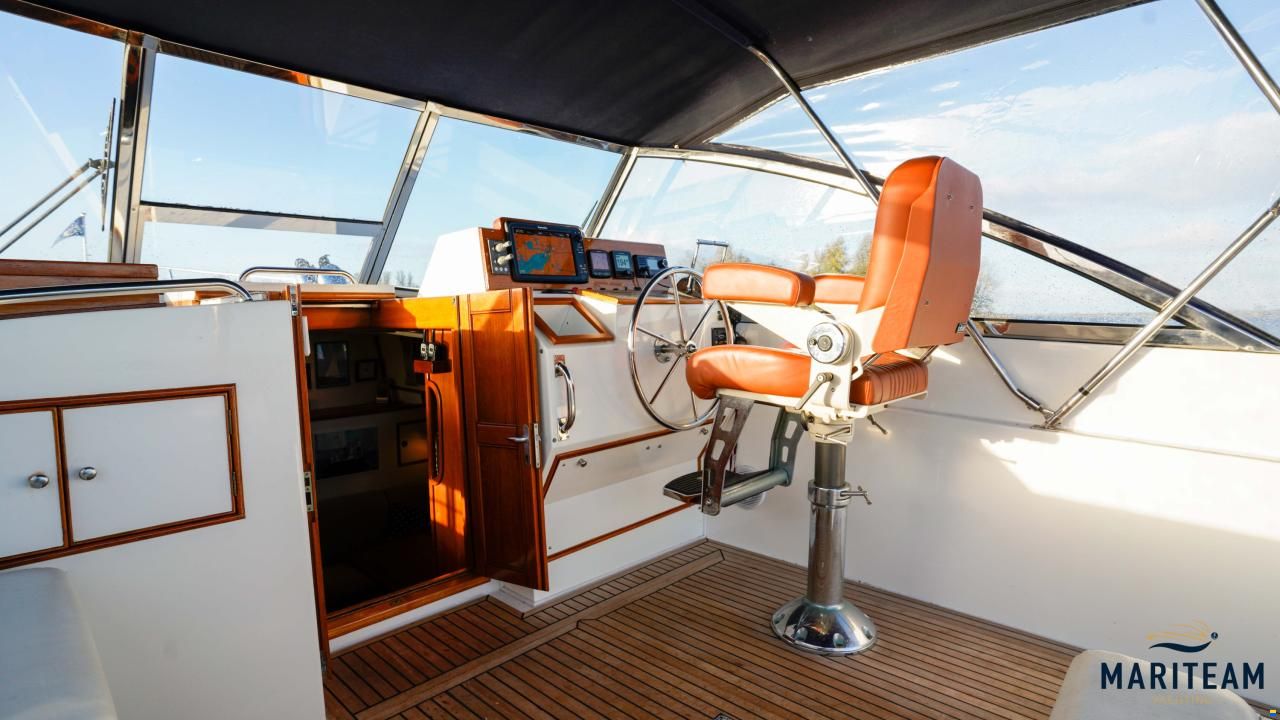Grand Banks Eastbay 38 EX