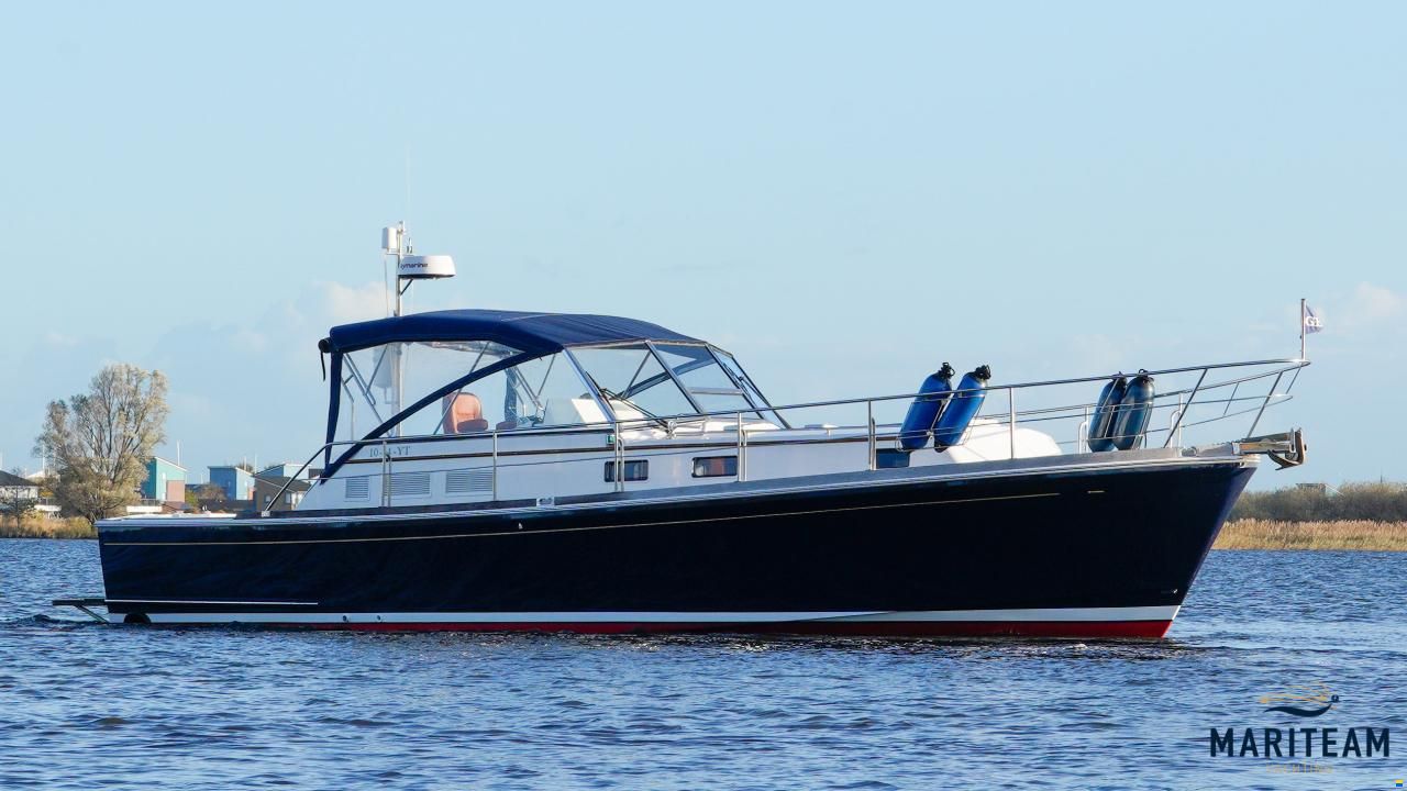 Grand Banks Eastbay 38 EX
