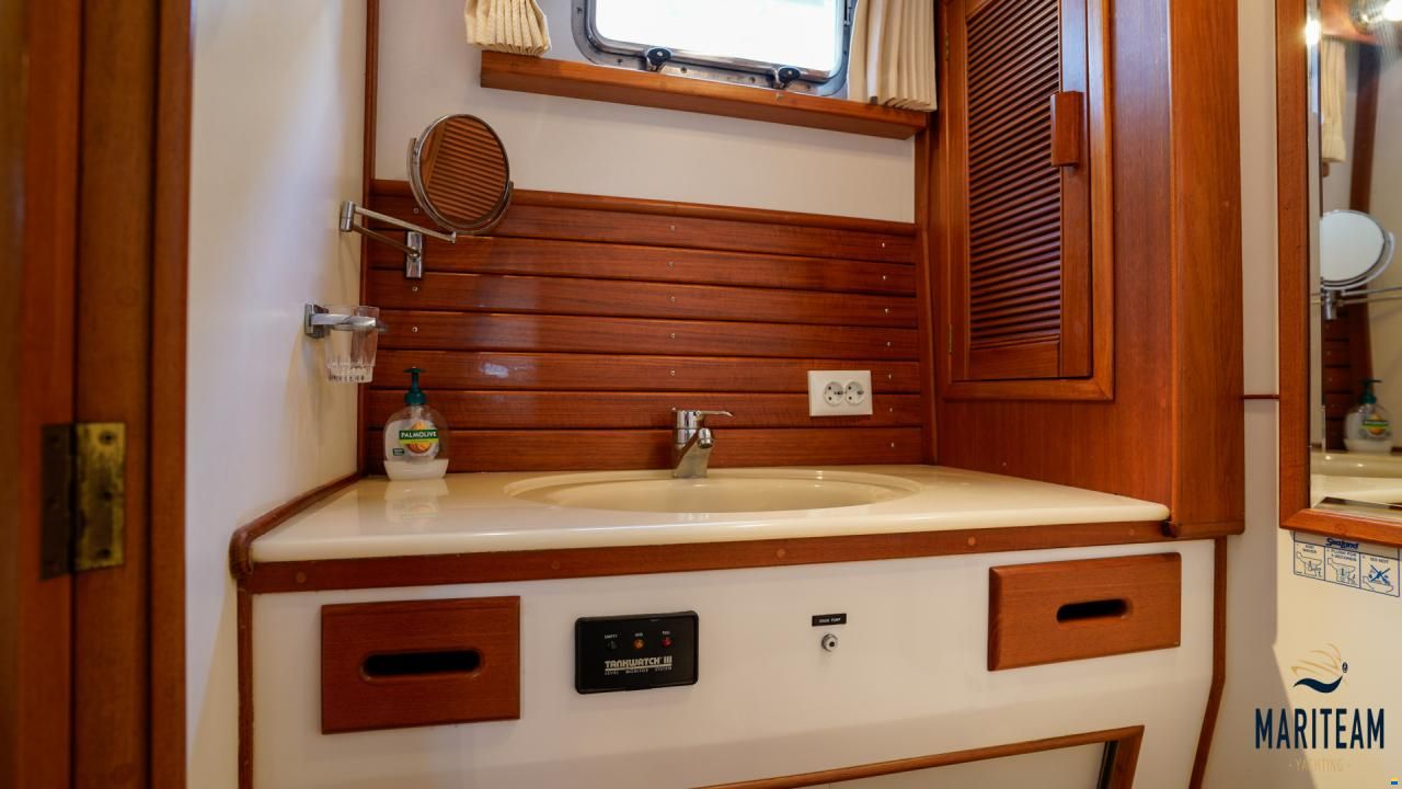 Grand Banks 42 Motoryacht