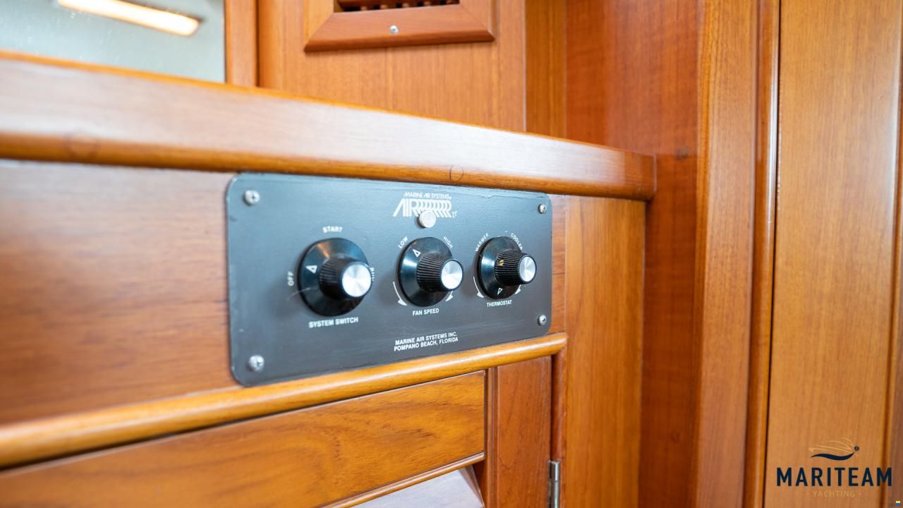 Grand Banks 42 Motoryacht