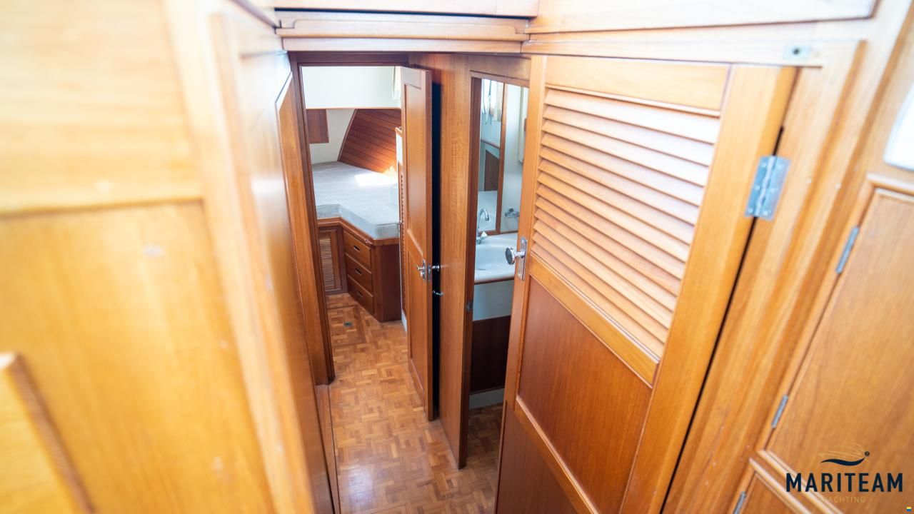 Grand Banks 42 Motoryacht