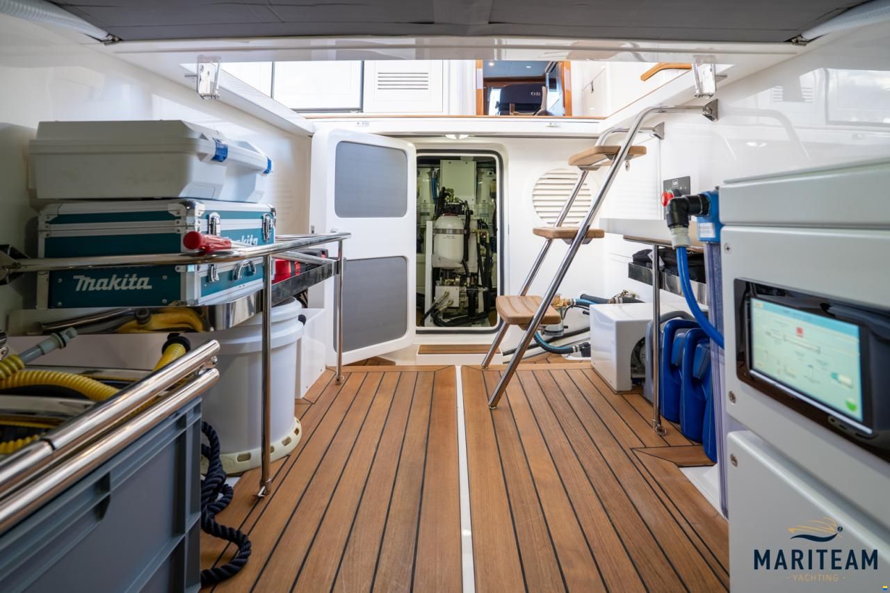 Grand Banks GB60