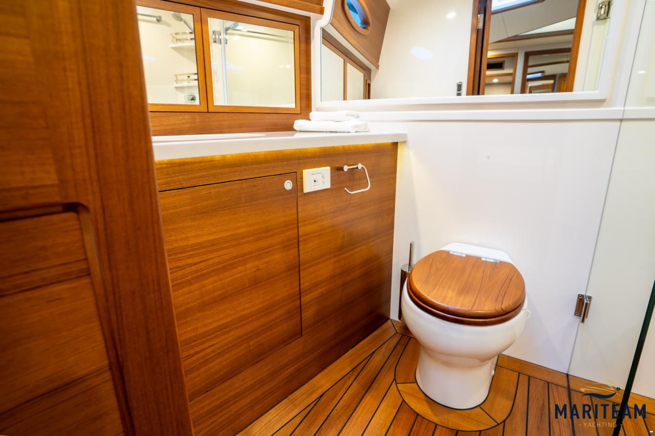 Grand Banks GB60
