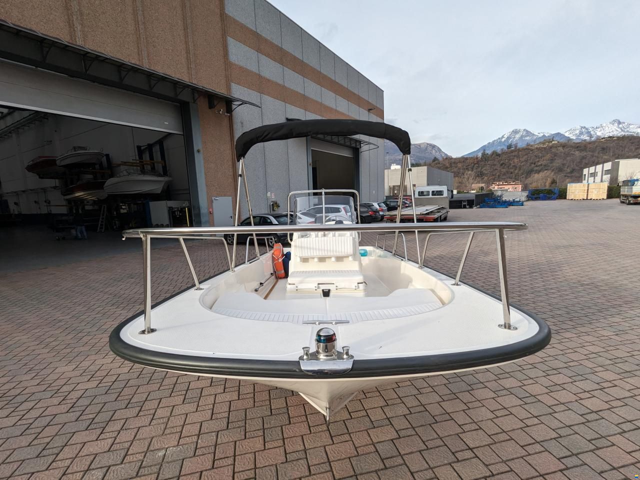 Boston Whaler Montauk 170