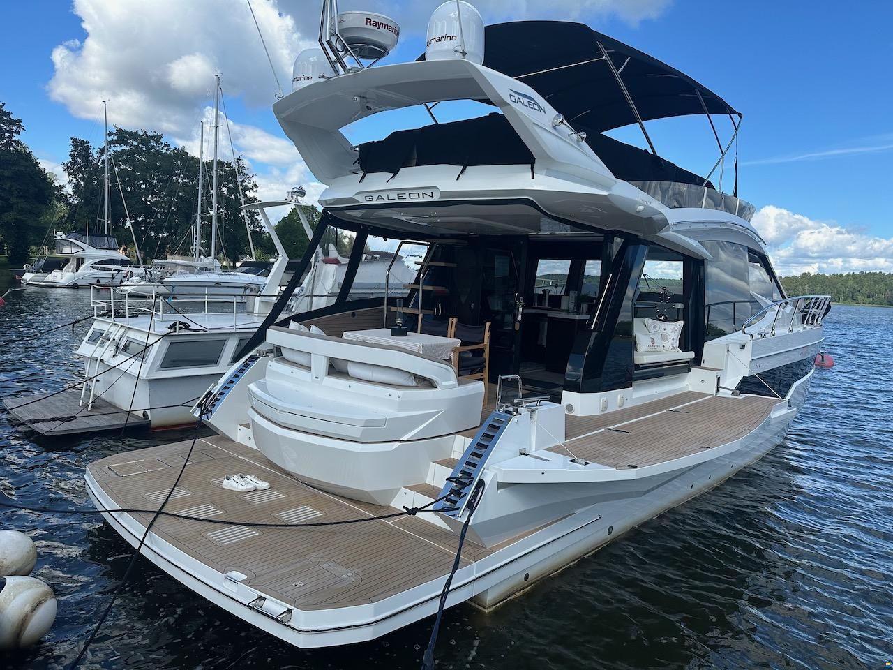 Galeon 500 Fly