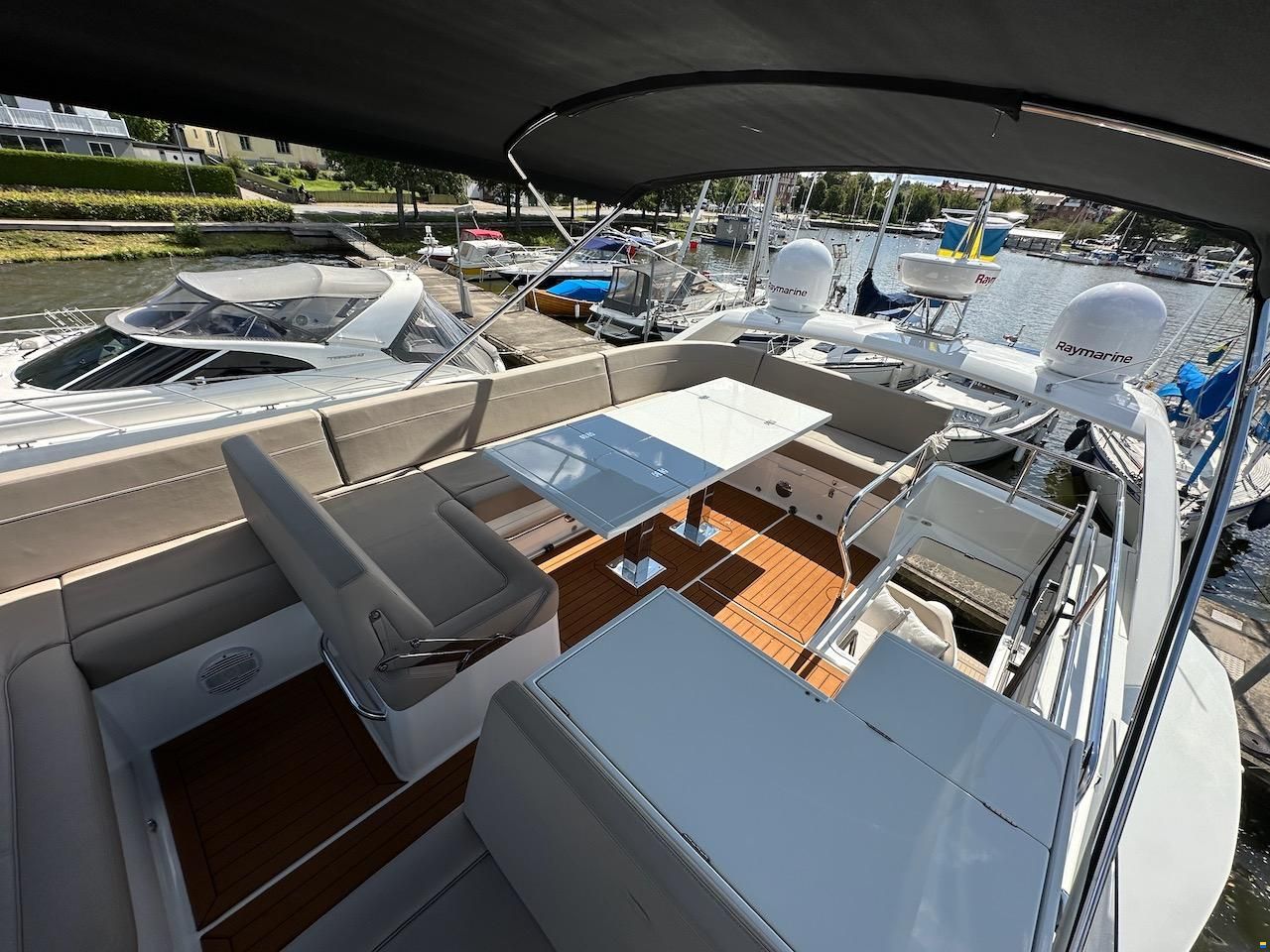Galeon 500 Fly