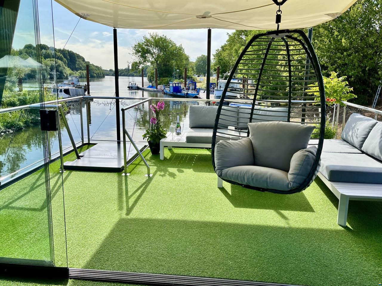 Waterbus River- Dream Deluxe