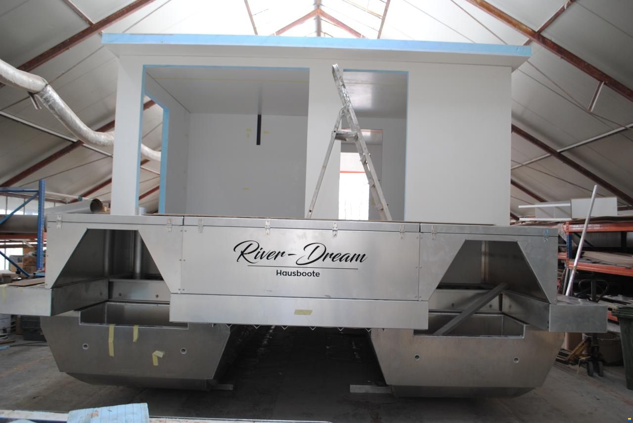 Waterbus River- Dream Deluxe